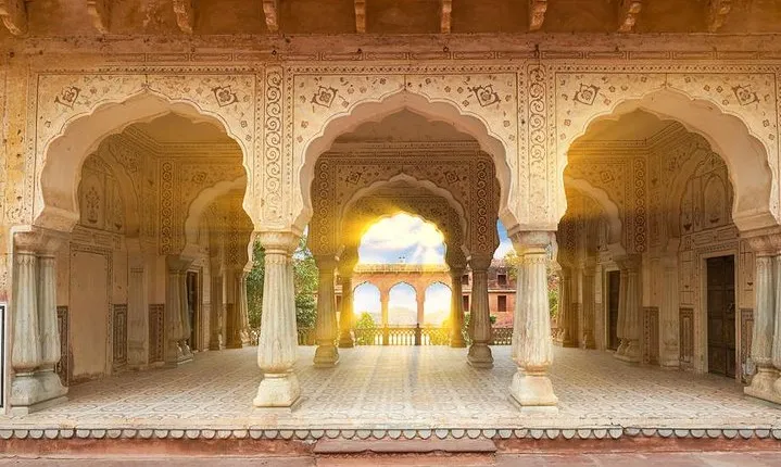 Jaipur Amer Fort, Jal Mahal & Stepwell Private Half-Day Tour