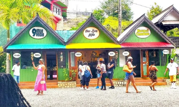Bob Marley Nine Mile Admission and Guided Tour from Montego Bay