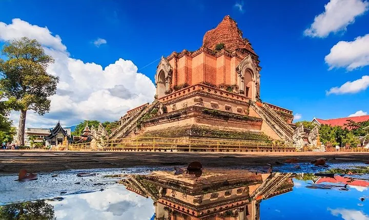 Chiang Mai RED TRUCK City Tour: Famous Attractions & Doi Suthep
