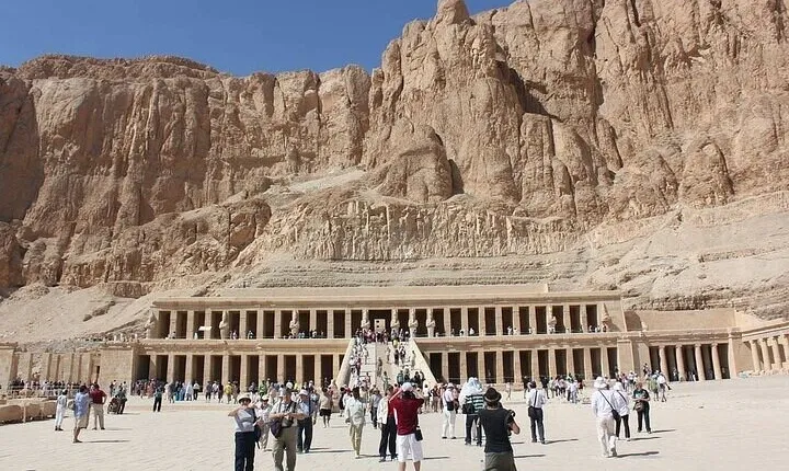 luxor Day tour valley of the kings,Hatshepsut and habu temples