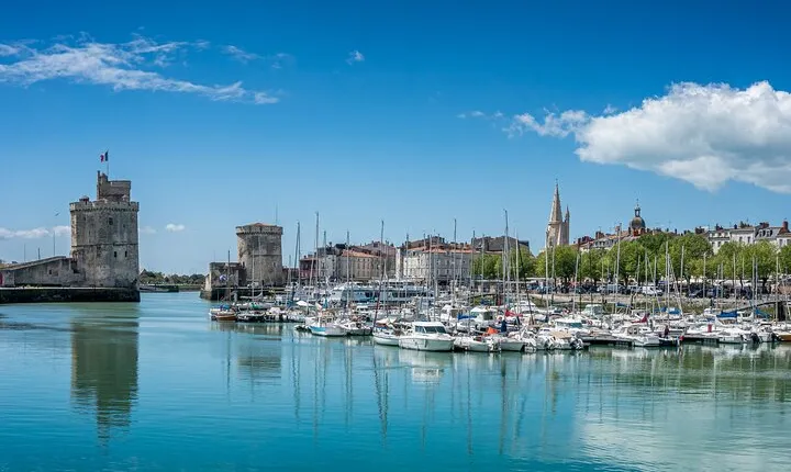 La Rochelle Private Custom Private Walking Tour With a Guide