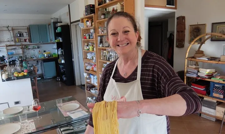Home Cooking in Testaccio: Cacio e Pepe, Amatriciana, Carbonara