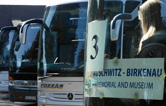 Krakow - Auschwitz Shuttle Bus