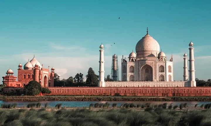 Private Sunrise Taj Mahal Tour from Delhi by Car