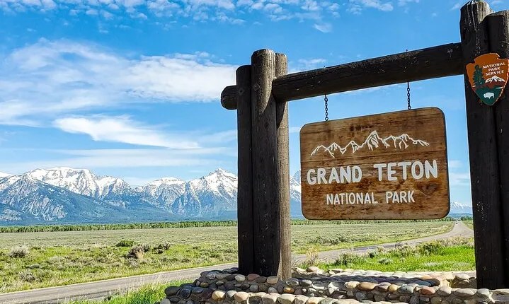 30+ National Parks Self-Guided Driving Tours Bundle