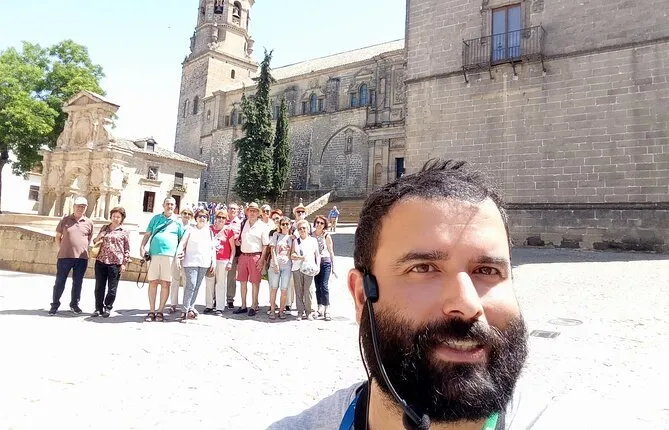Small-Group Walking Tour of Baeza Andalousian Renaissance Jewel