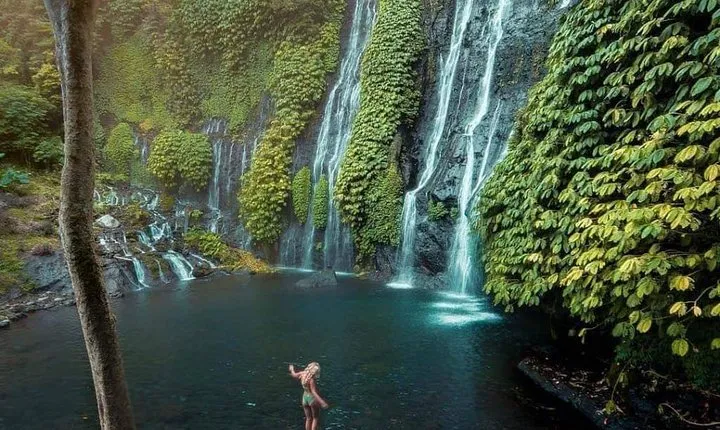 The Handara Gate, Beratan Lake Temple with Banyumala Waterfall