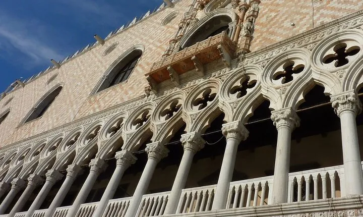 Venice Must-see: St. Mark's Basilica, Doge's Palace & Gondola