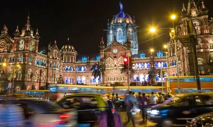 Mumbai Night Tour in Private Vehicle
