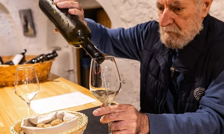 Santorini: Private Wine Tour in 3 Wineries and 12 Wine Tastings