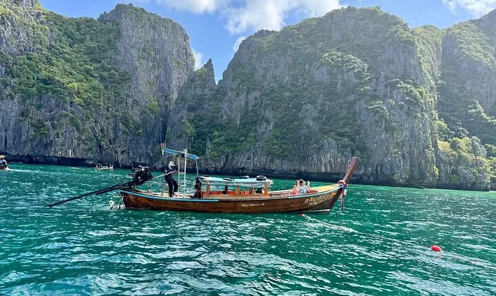 Phi Phi Islands Day Trip Adventure with Lunch