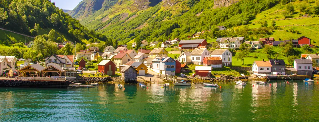 Oslo to Bergen private guided tour via Flam and Sognefjord