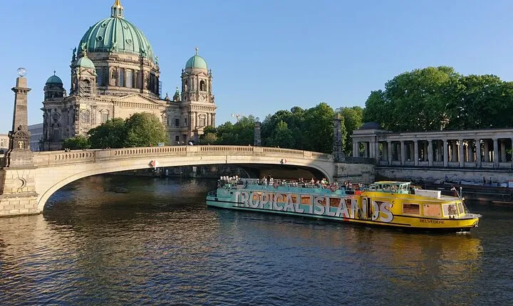 Berlin East Side Tour 2.5 hour cruise with commentary