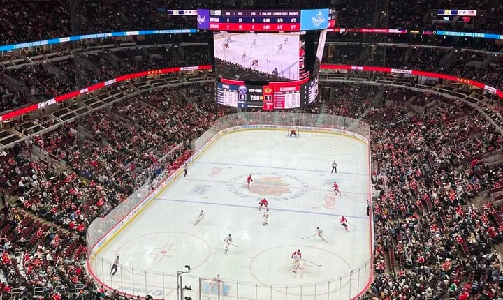 Chicago Blackhawks Ice Hockey Game Ticket at United Center