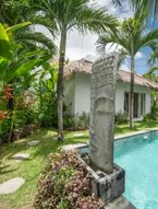 Villa Palm Tree