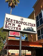 Metropolitan Inn & Suites