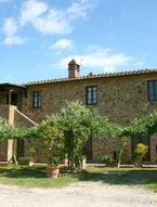 Stunning private villa with private pool, WIFI, TV, pets allowed and parking, close to Montepulc...