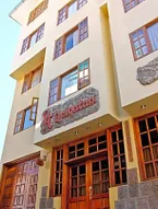 Qelqatani Hotel
