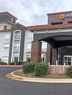La Quinta Inn & Suites by Wyndham Oklahoma City North - Quail Springs