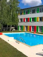 Hotel Full Colors
