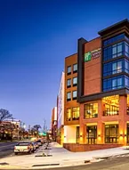 Holiday Inn Express & Suites - Charlotte - South End