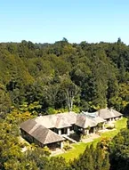 Treetops Lodge & Estate