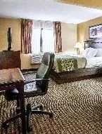 Econo Lodge Inn & Suites Monroe