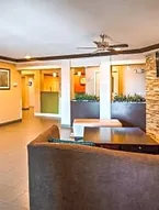 Best Western Plus Twin View Inn & Suites