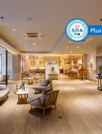 Clef Hotel Bangkok  (SHA Extra Plus)