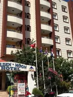 Golden Moon Apart Hotel