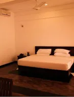 Hotel Sapthapadhi