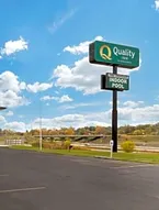 Quality Inn Newton at I-80