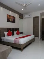 OYO 12652 Hotel Raj Mohan Palace