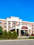 Hampton Inn By Hilton & Suites West Bend