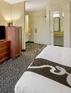 La Quinta Inn & Suites by Wyndham Naples East (I-75)