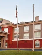 Holiday Inn Express Hotel & Suites Selma
