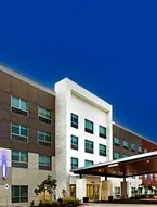 Holiday Inn Express and Suites Stafford NW - Sugar Land