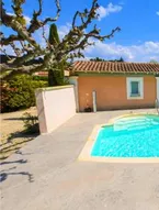 Nice apartment in Caumont-sur-Durance with WiFi and Outdoor swimming pool