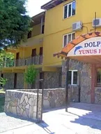 Dolphin yunus hotel