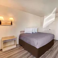 Econo Lodge Stockton near I-5 Fairgrounds