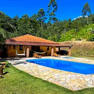 Chacara com lazer e conforto em Joanopolis SP