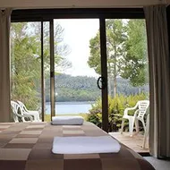 Tullah Lakeside Lodge