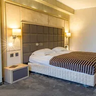 Cosmopolitan Hotel & Wellness