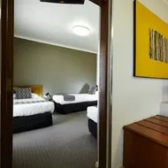 Sovereign Park Motor Inn