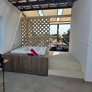 Villa con alberca, a una cuadra del mar