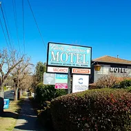 White Lanterns Motel