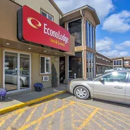 Econo Lodge Inn & Suites
