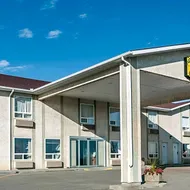 Super 8 by Wyndham Three Hills AB