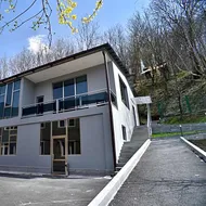 GreenWood Hotel