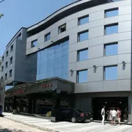 Cosmopolitan Hotel & Wellness